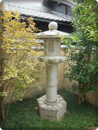 瓜生庭園の灯篭3